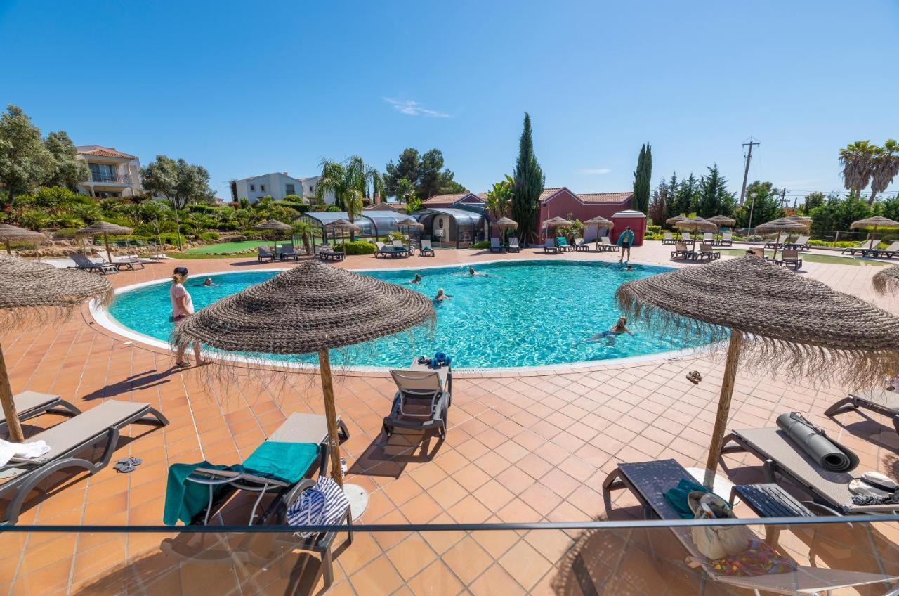 Vale Da Lapa Village Resort Carvoeiro  Exterior foto A swimming pool at a hotel in Spain