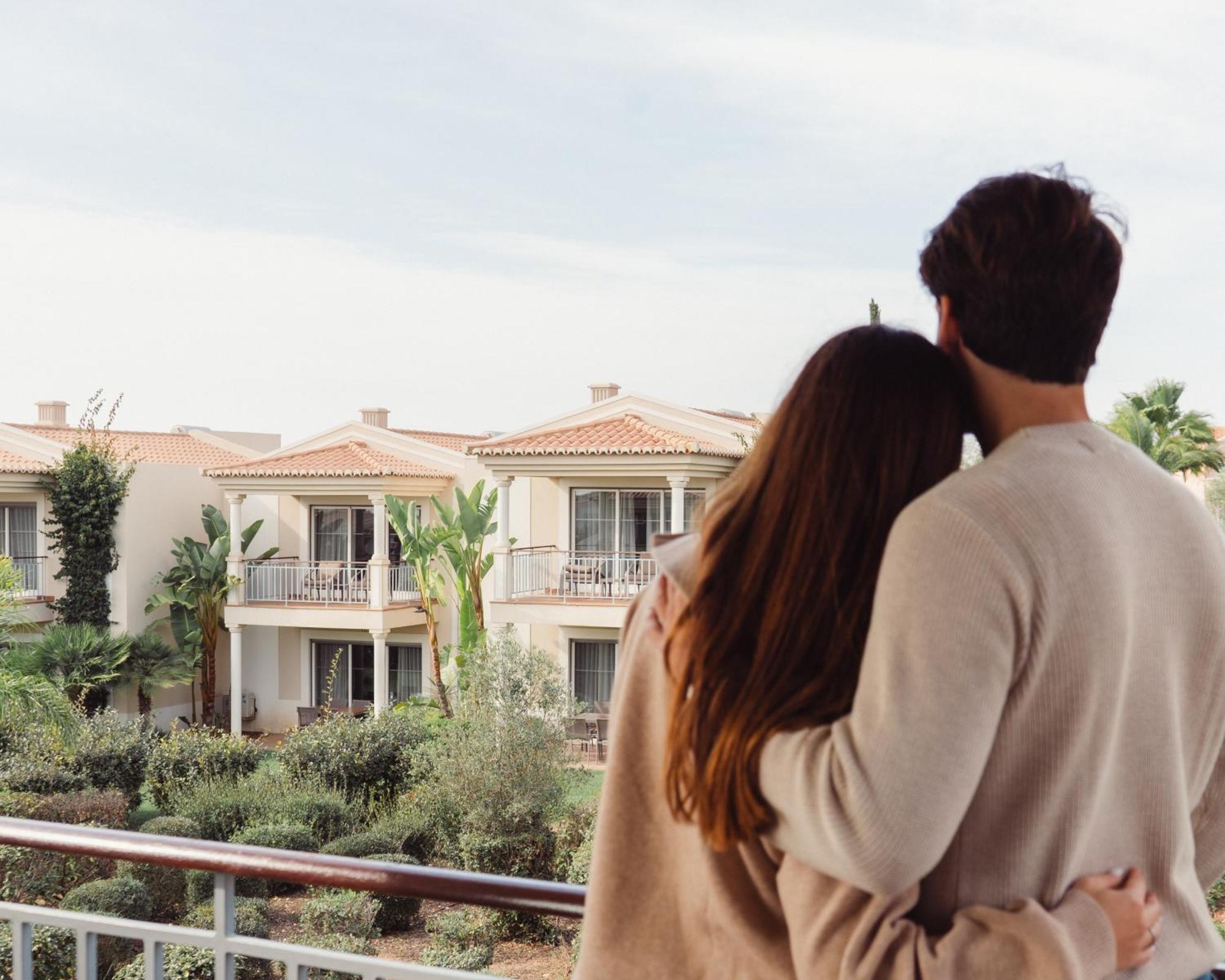 Vale Da Lapa Village Resort Carvoeiro  Exterior foto A couple at a resort